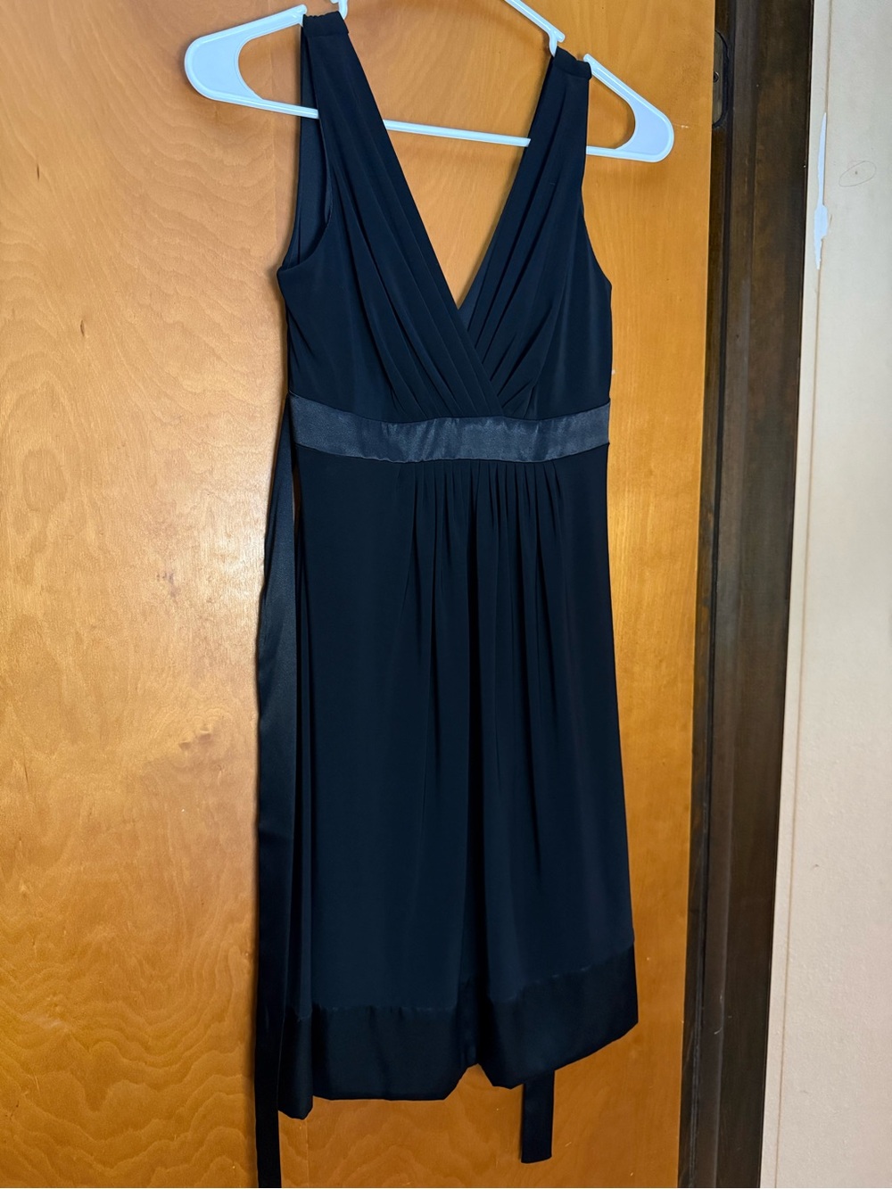 Classic Black V-Neck Sleeveless Dress